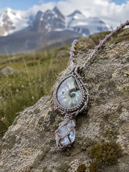 Himalayan chrysanthemum fossil and quartz woven necklace