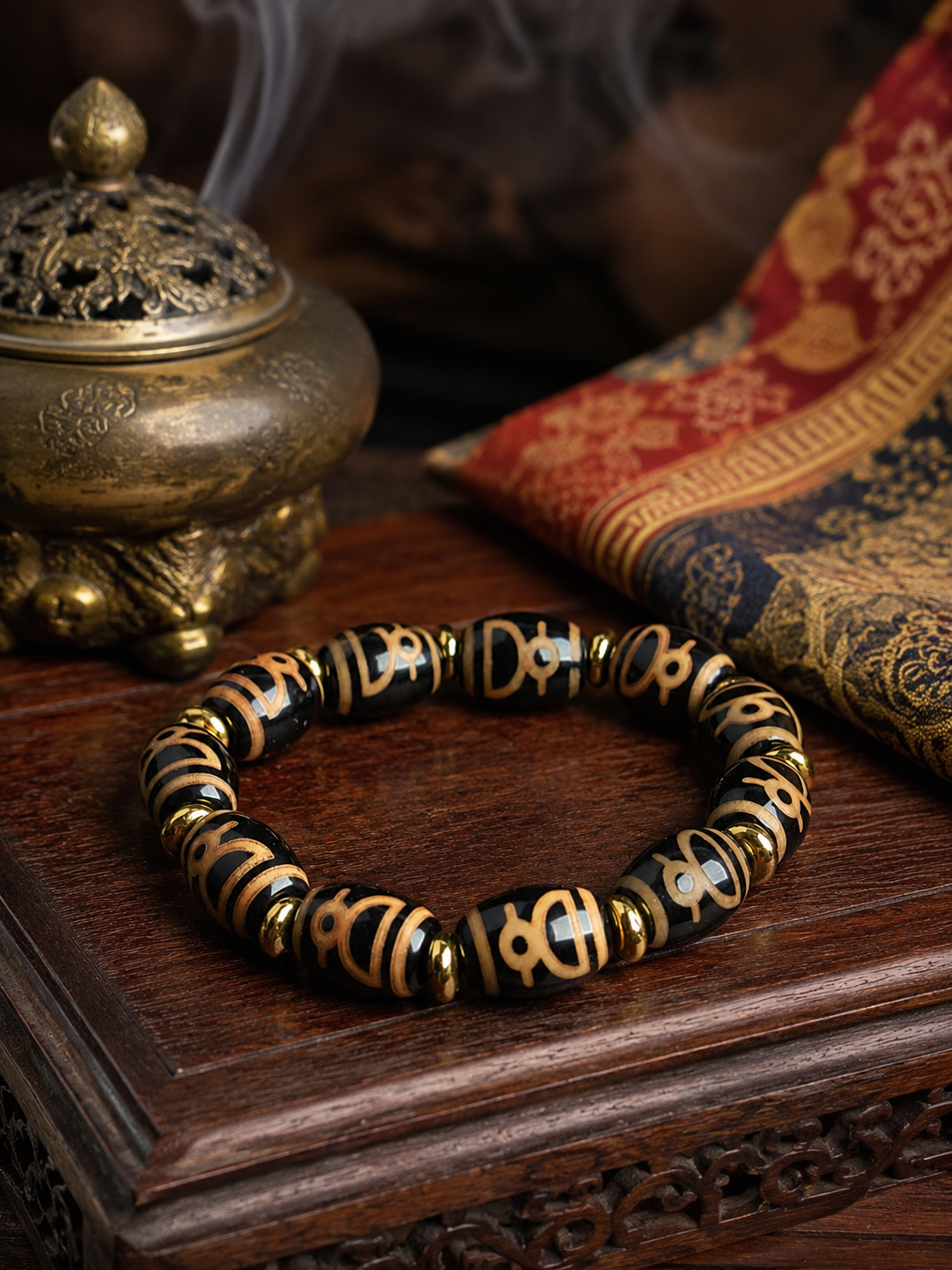 Tibetan Sacred Vase Dzi Bracelet — main product view