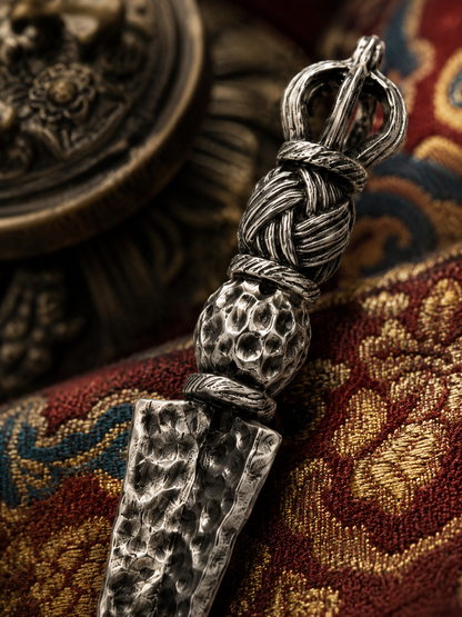 Tibetan Old-Style Vajra Guardian Pendant — detail view