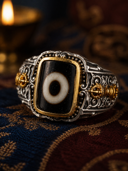 One-Eye Dzi Adjustable Tibetan Treasure Ring — front setting detail